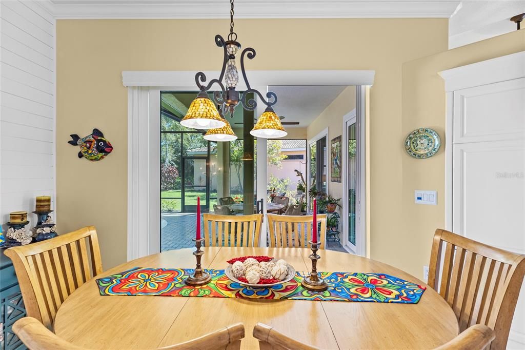For Sale: $832,000 (3 beds, 3 baths, 1893 Square Feet)