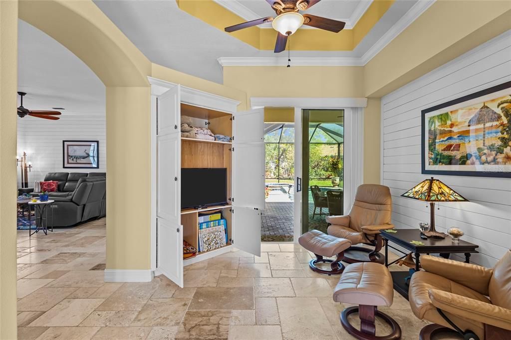 For Sale: $832,000 (3 beds, 3 baths, 1893 Square Feet)