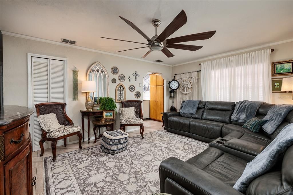 En Venta: $375,900 (3 camas, 1 baños, 968 Pies cuadrados)