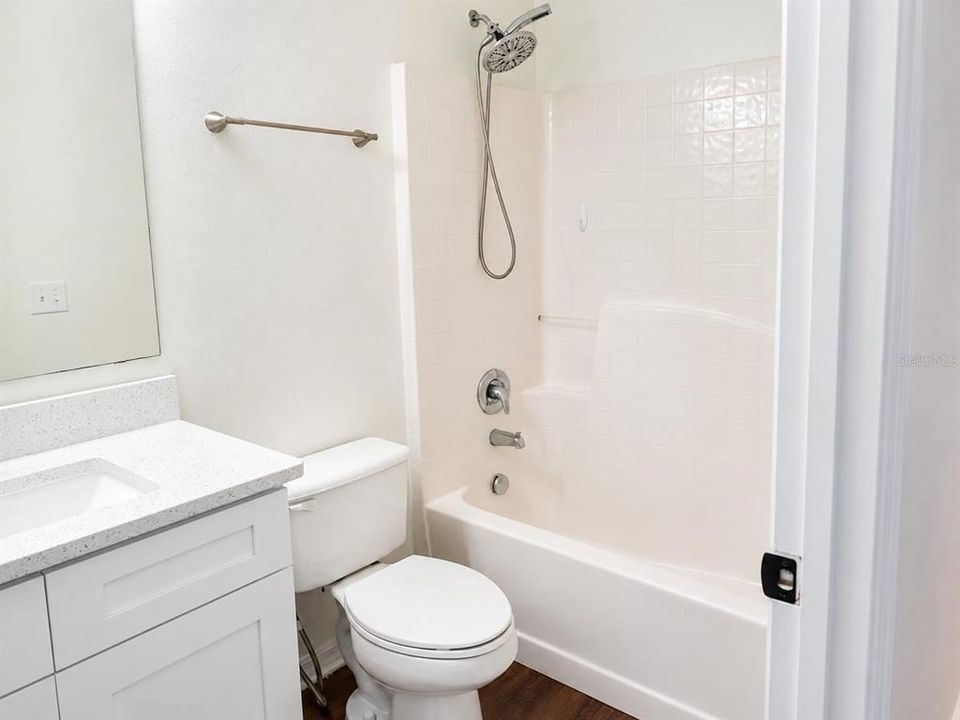 На продажу: $359,900 (3 спален, 2 ванн, 1874 Квадратных фут)