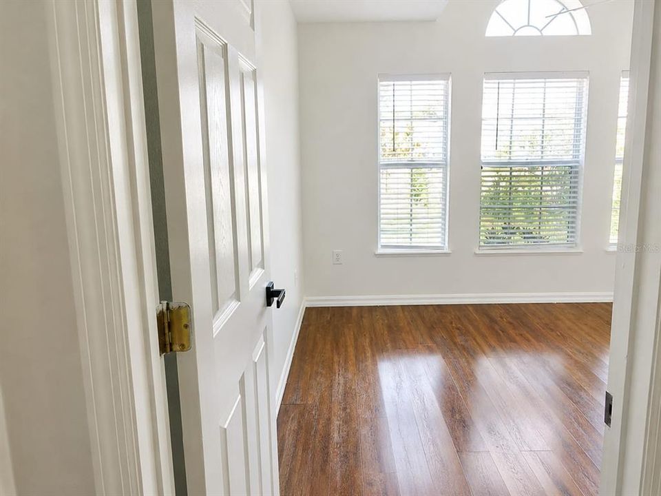 На продажу: $359,900 (3 спален, 2 ванн, 1874 Квадратных фут)