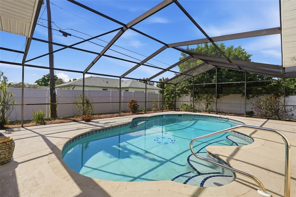 Active With Contract: $365,000 (3 beds, 2 baths, 1759 Square Feet)
