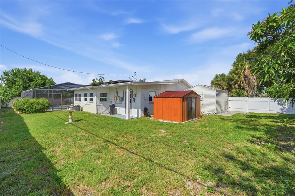 Active With Contract: $365,000 (3 beds, 2 baths, 1759 Square Feet)