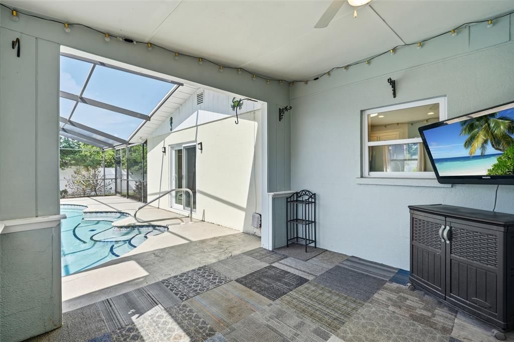 Active With Contract: $365,000 (3 beds, 2 baths, 1759 Square Feet)
