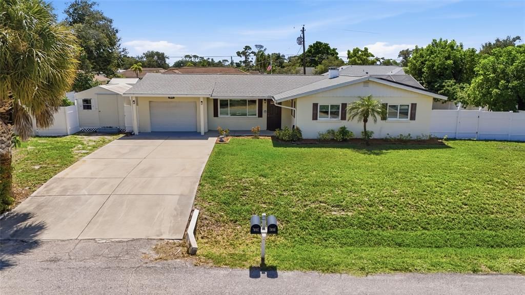 Active With Contract: $365,000 (3 beds, 2 baths, 1759 Square Feet)