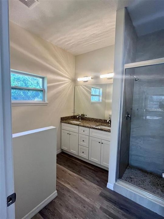 For Rent: $2,400 (3 beds, 2 baths, 1500 Square Feet)