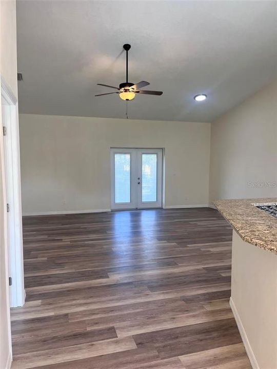 For Rent: $2,400 (3 beds, 2 baths, 1500 Square Feet)