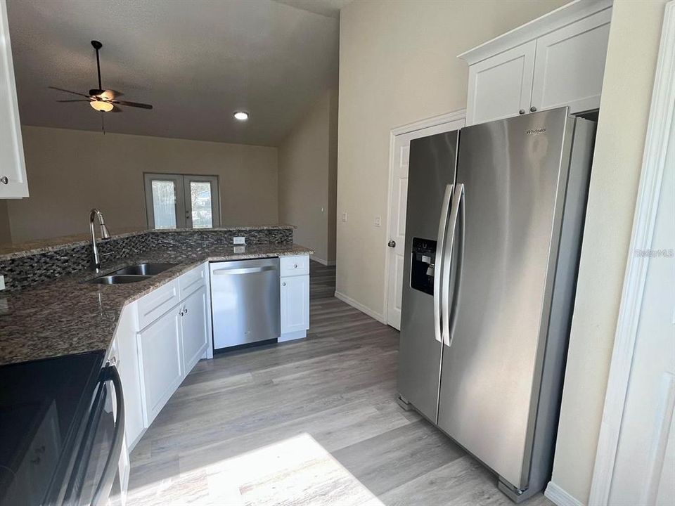 For Rent: $2,400 (3 beds, 2 baths, 1500 Square Feet)