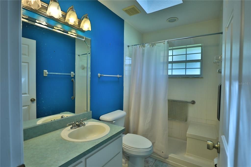 En Venta: $498,000 (3 camas, 2 baños, 1728 Pies cuadrados)