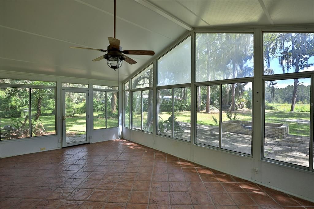 En Venta: $498,000 (3 camas, 2 baños, 1728 Pies cuadrados)