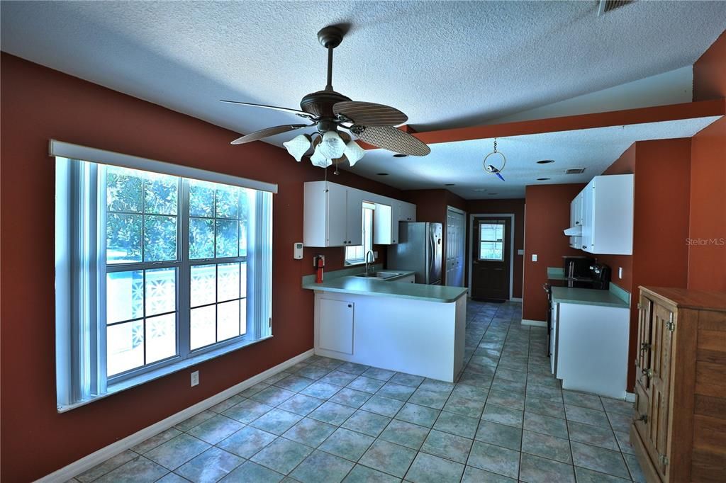 En Venta: $498,000 (3 camas, 2 baños, 1728 Pies cuadrados)