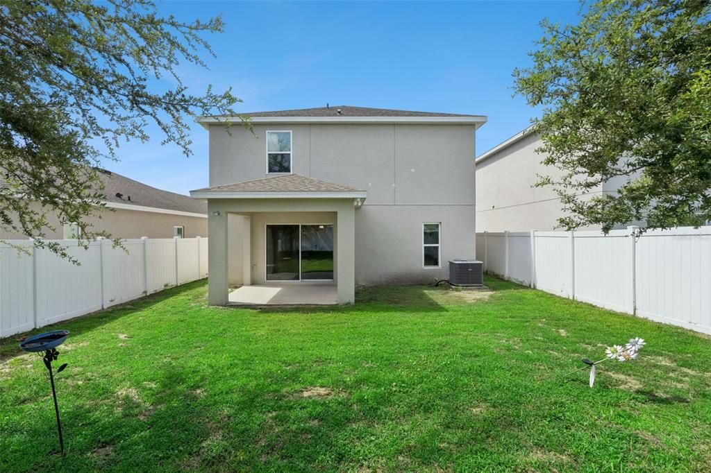 En Venta: $389,900 (4 camas, 2 baños, 2390 Pies cuadrados)