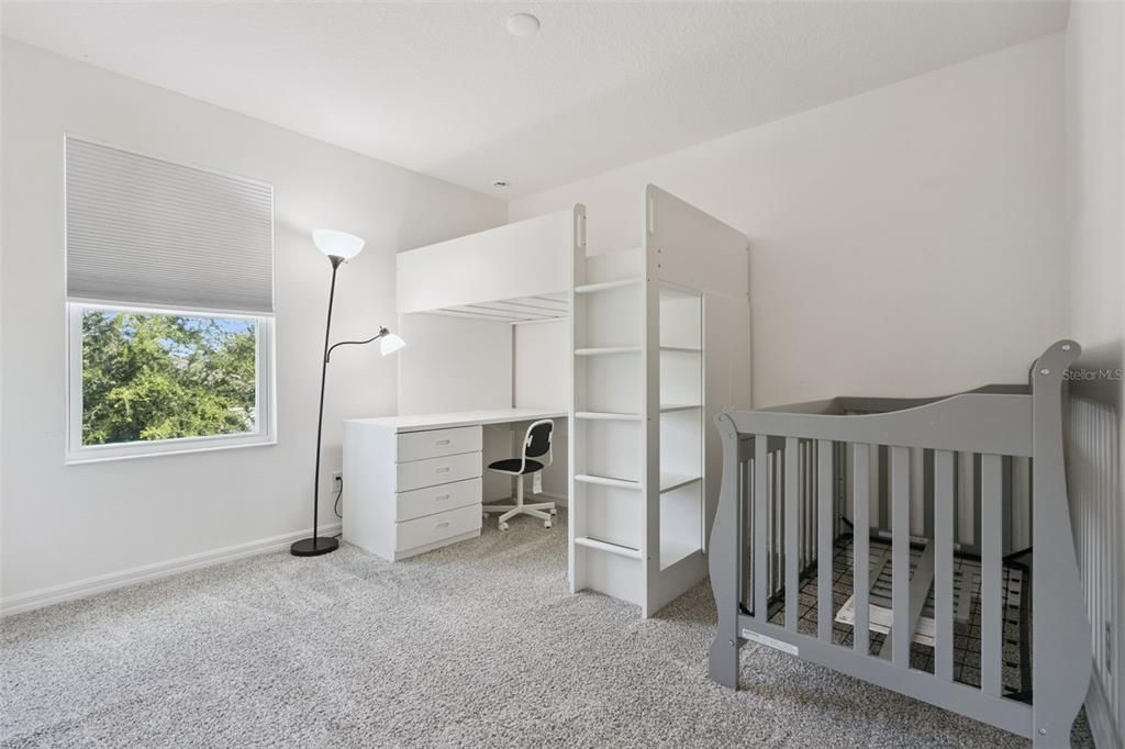 En Venta: $389,900 (4 camas, 2 baños, 2390 Pies cuadrados)
