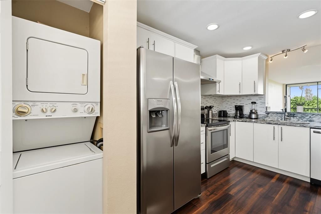 En Venta: $300,000 (2 camas, 2 baños, 960 Pies cuadrados)