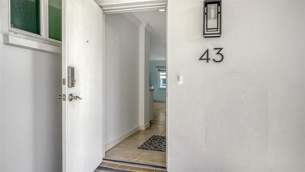 For Sale: $975,000 (2 beds, 2 baths, 1367 Square Feet)