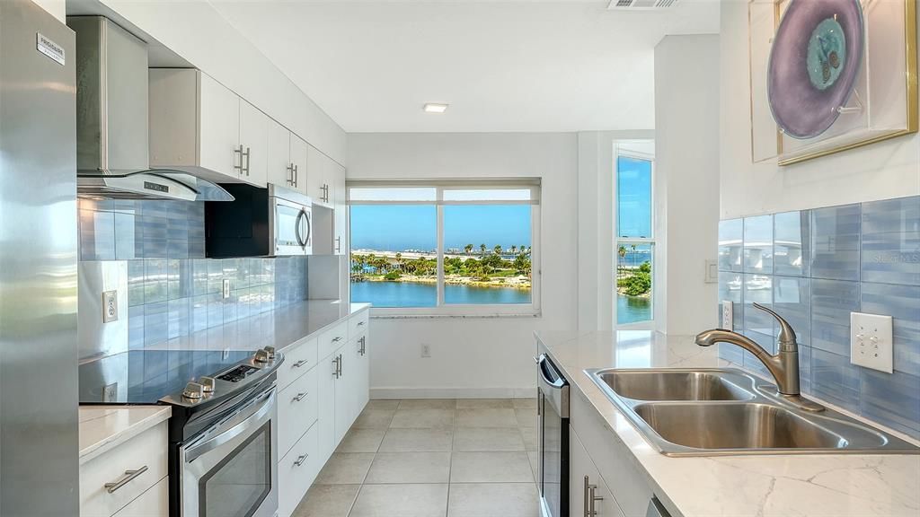 For Sale: $975,000 (2 beds, 2 baths, 1367 Square Feet)