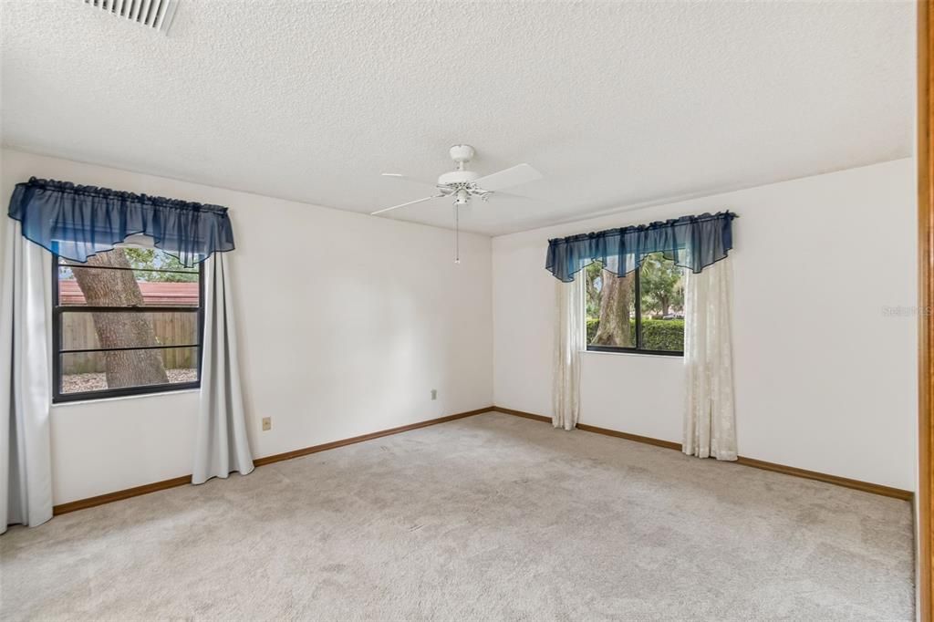 For Sale: $607,000 (4 beds, 2 baths, 2009 Square Feet)
