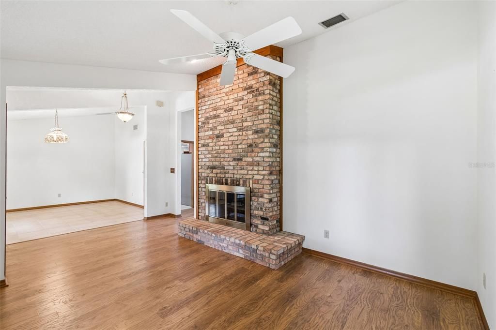 For Sale: $607,000 (4 beds, 2 baths, 2009 Square Feet)