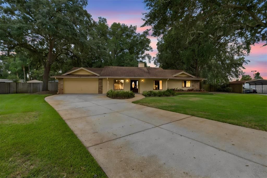 For Sale: $607,000 (4 beds, 2 baths, 2009 Square Feet)