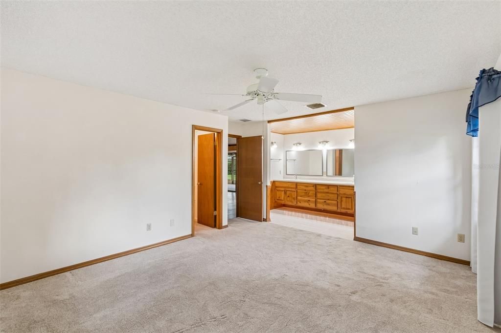 For Sale: $607,000 (4 beds, 2 baths, 2009 Square Feet)
