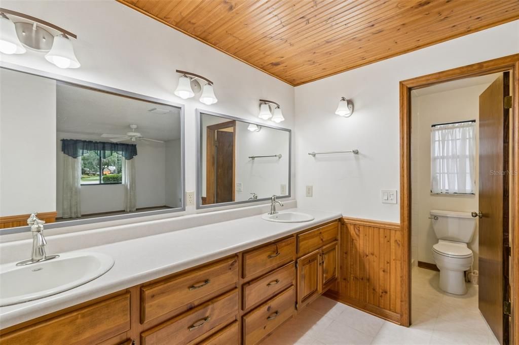 For Sale: $607,000 (4 beds, 2 baths, 2009 Square Feet)