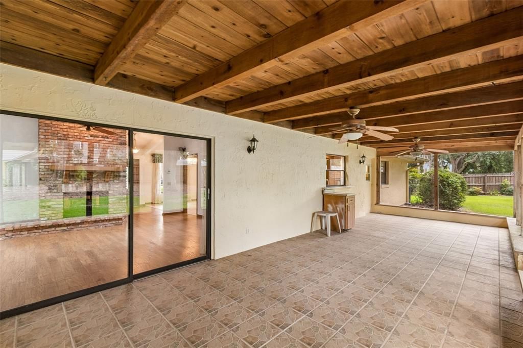 For Sale: $607,000 (4 beds, 2 baths, 2009 Square Feet)