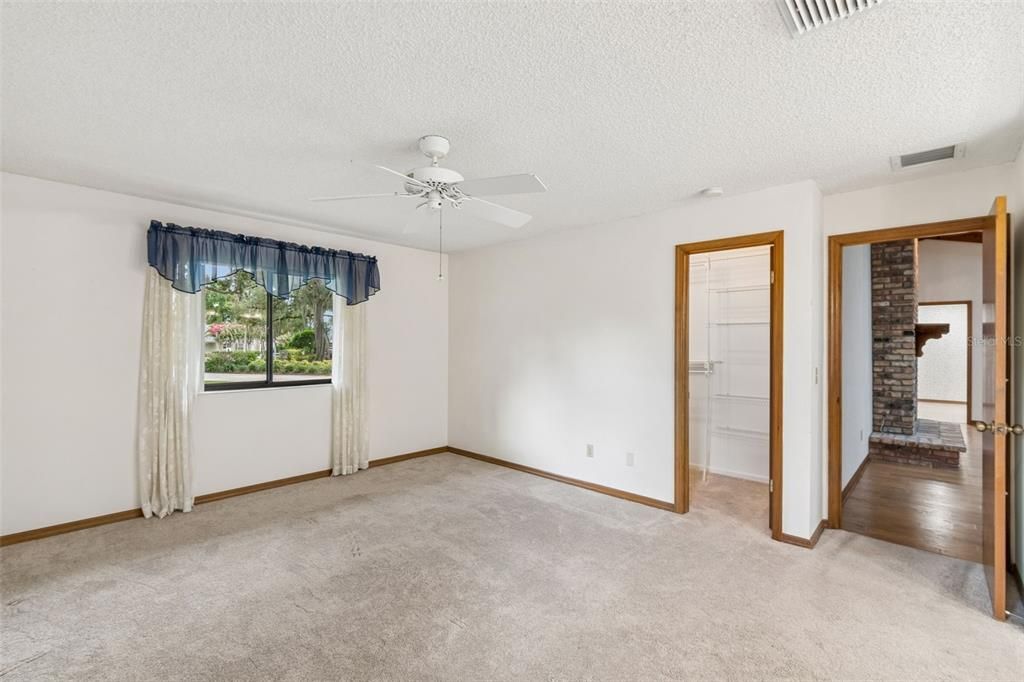 For Sale: $607,000 (4 beds, 2 baths, 2009 Square Feet)