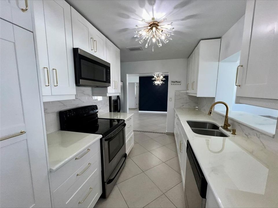 En Renta: $2,299 (3 camas, 2 baños, 1685 Pies cuadrados)