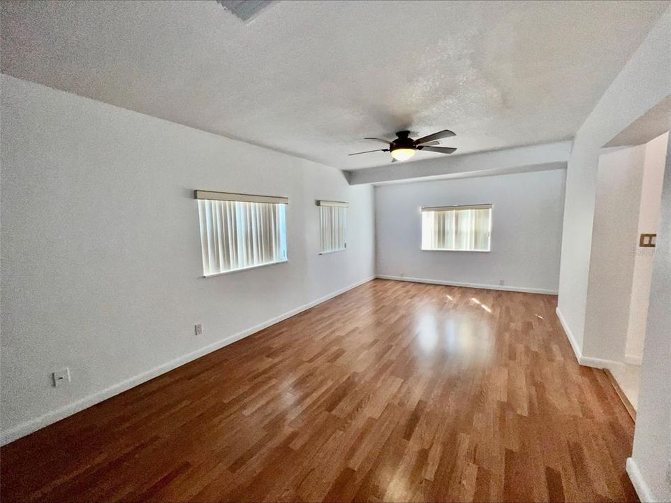 En Renta: $2,299 (3 camas, 2 baños, 1685 Pies cuadrados)