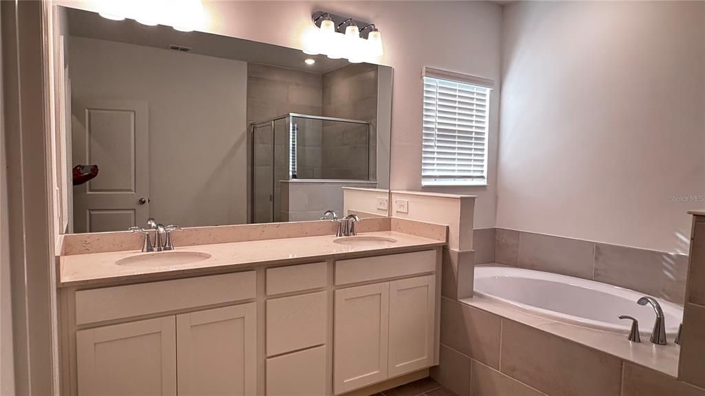 For Rent: $2,650 (4 beds, 3 baths, 2290 Square Feet)