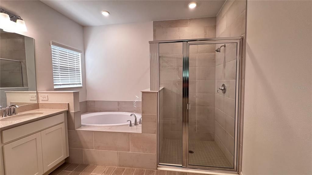 For Rent: $2,650 (4 beds, 3 baths, 2290 Square Feet)