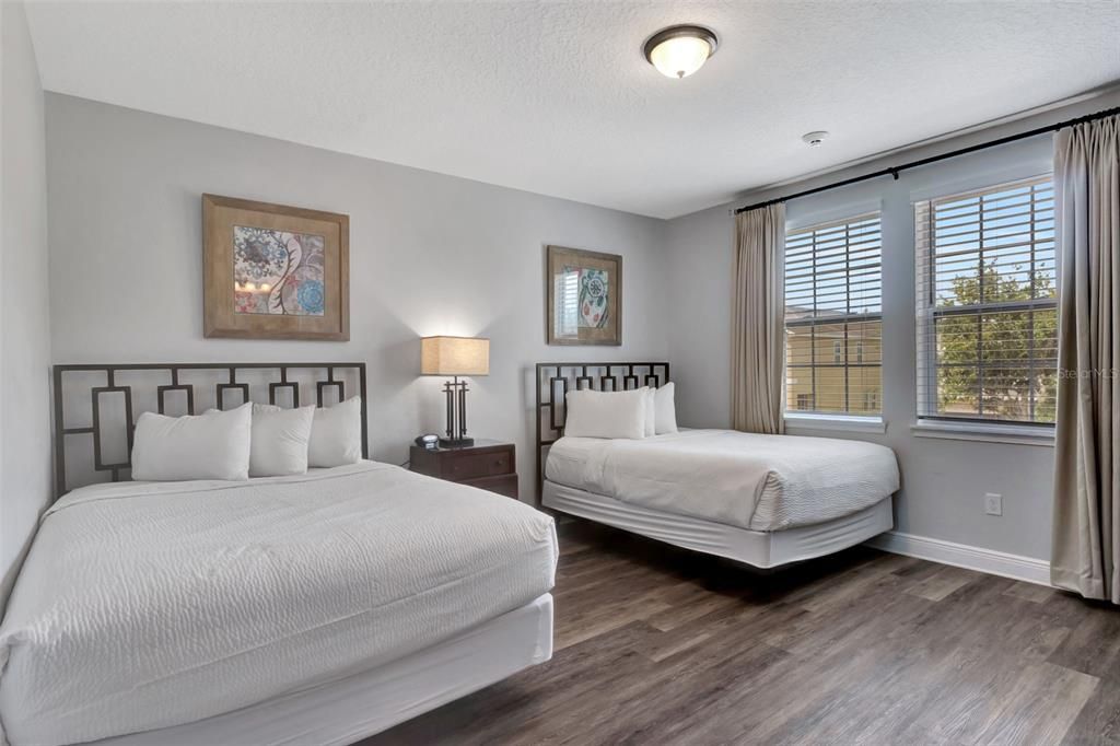 For Sale: $875,000 (10 beds, 10 baths, 4683 Square Feet)