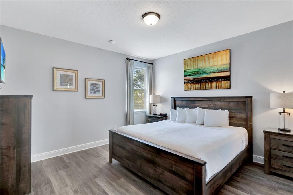 For Sale: $875,000 (10 beds, 10 baths, 4683 Square Feet)