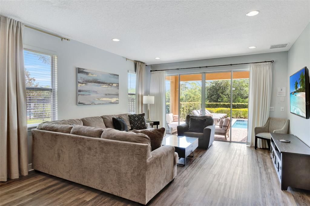 For Sale: $875,000 (10 beds, 10 baths, 4683 Square Feet)