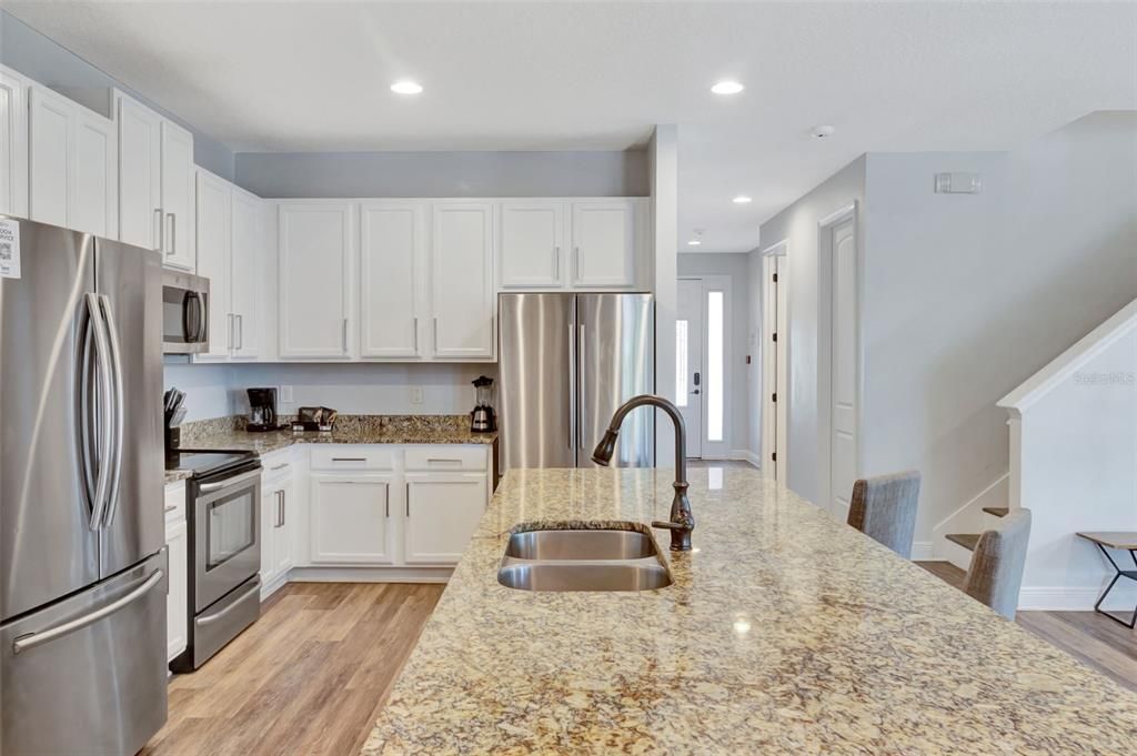 For Sale: $875,000 (10 beds, 10 baths, 4683 Square Feet)