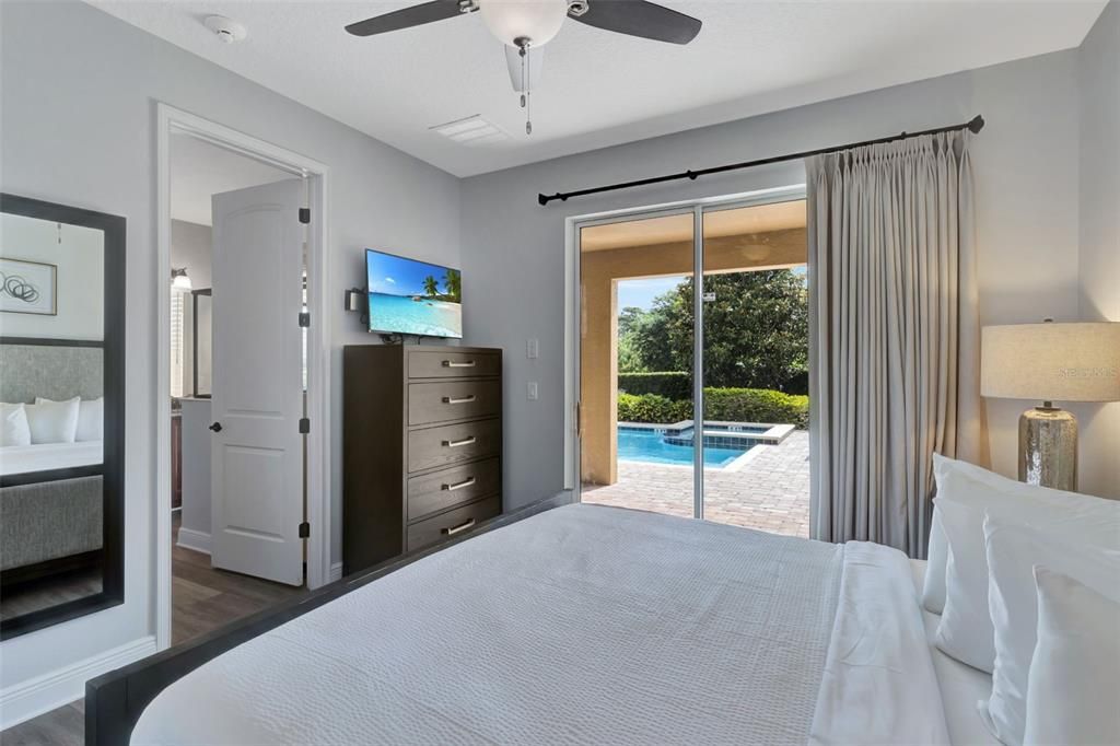 For Sale: $875,000 (10 beds, 10 baths, 4683 Square Feet)