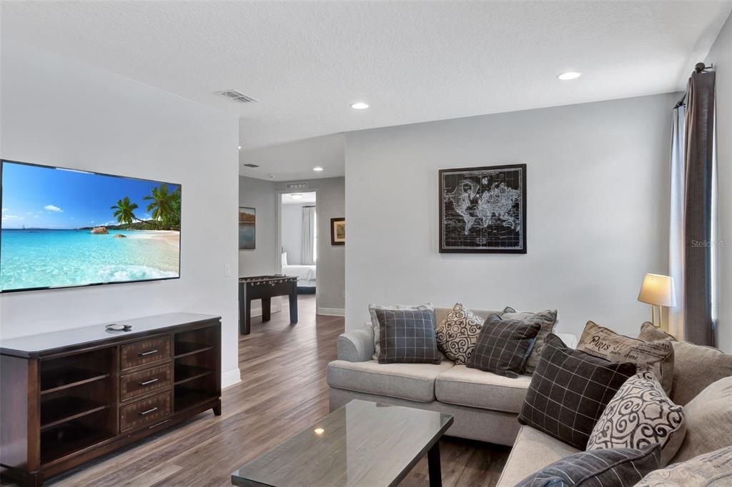 For Sale: $875,000 (10 beds, 10 baths, 4683 Square Feet)