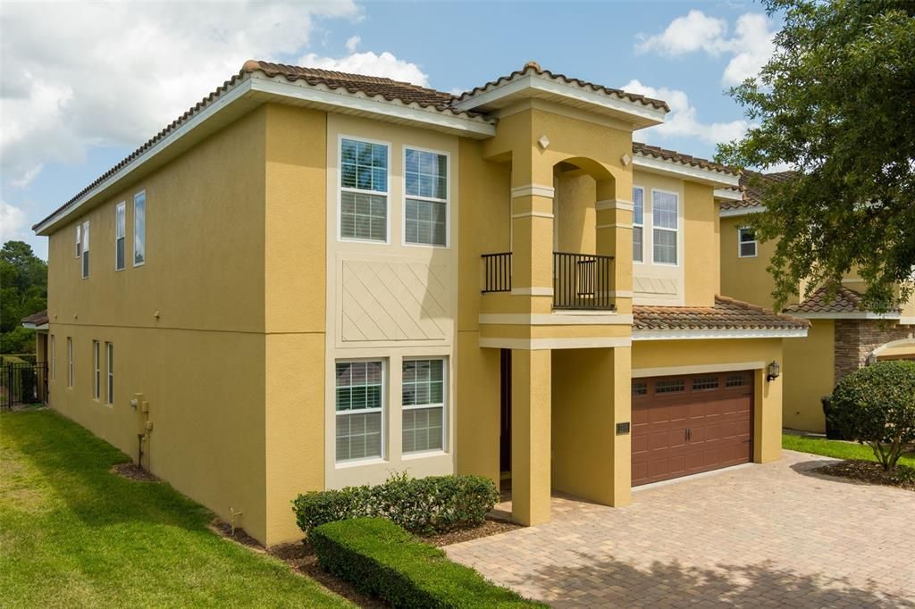 For Sale: $875,000 (10 beds, 10 baths, 4683 Square Feet)