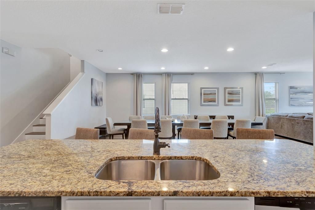 For Sale: $875,000 (10 beds, 10 baths, 4683 Square Feet)