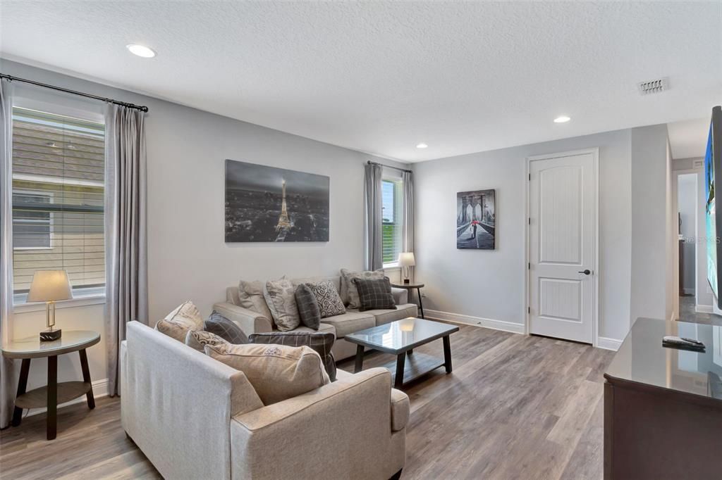 For Sale: $875,000 (10 beds, 10 baths, 4683 Square Feet)