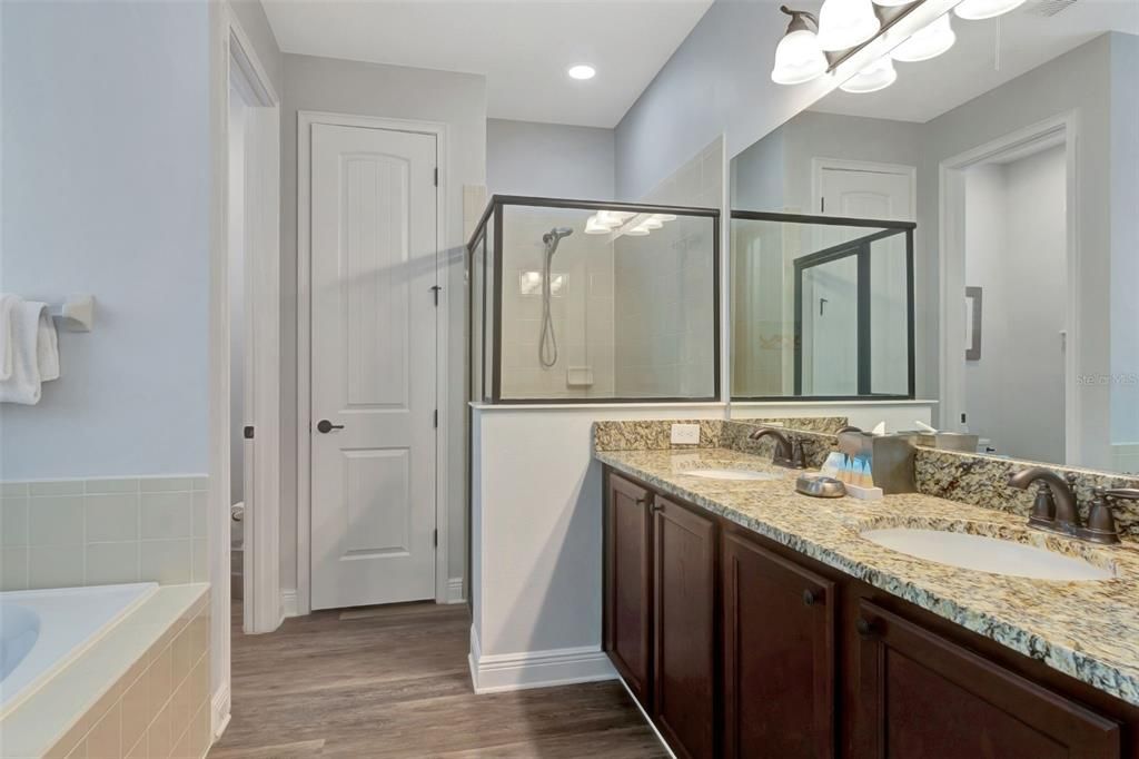 For Sale: $875,000 (10 beds, 10 baths, 4683 Square Feet)