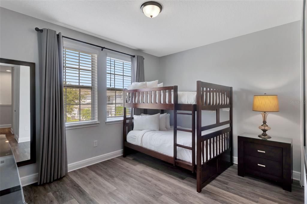 For Sale: $875,000 (10 beds, 10 baths, 4683 Square Feet)