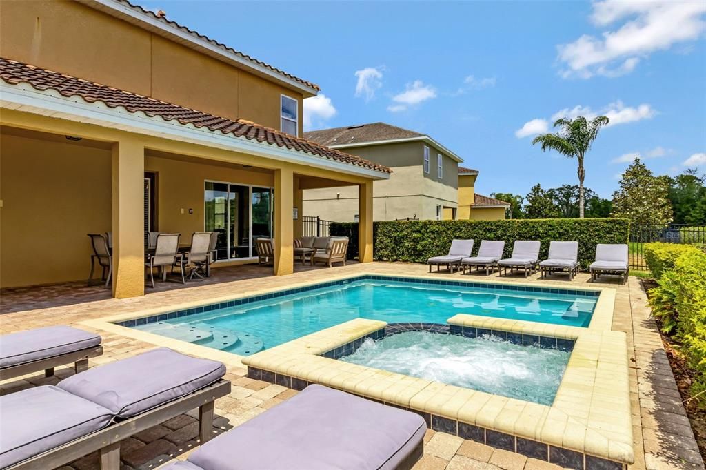 For Sale: $875,000 (10 beds, 10 baths, 4683 Square Feet)