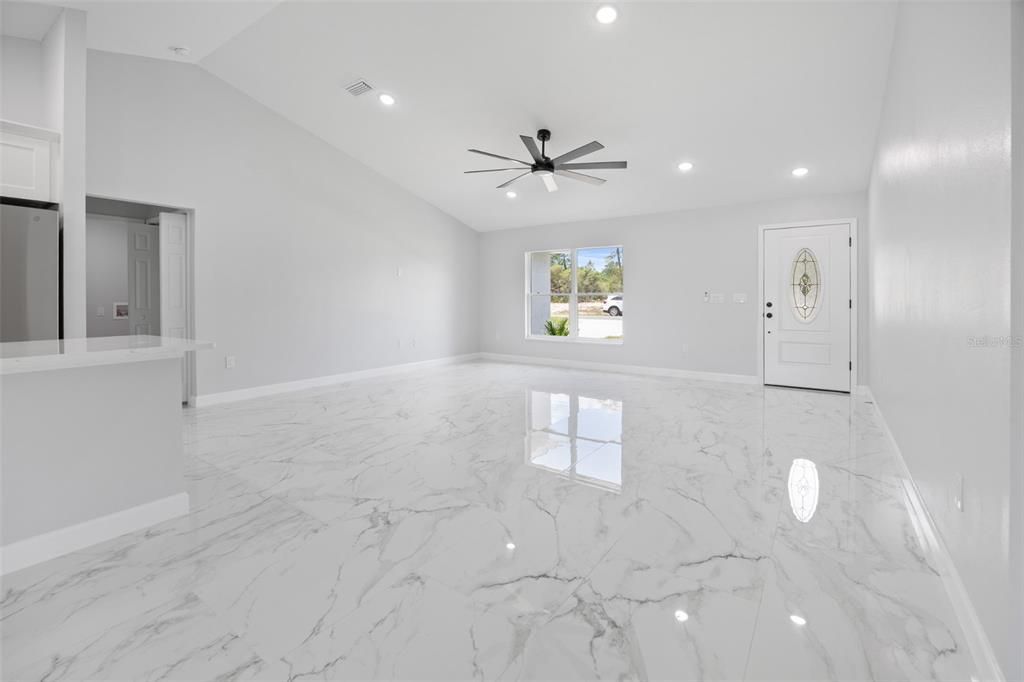 For Sale: $304,999 (3 beds, 2 baths, 1399 Square Feet)