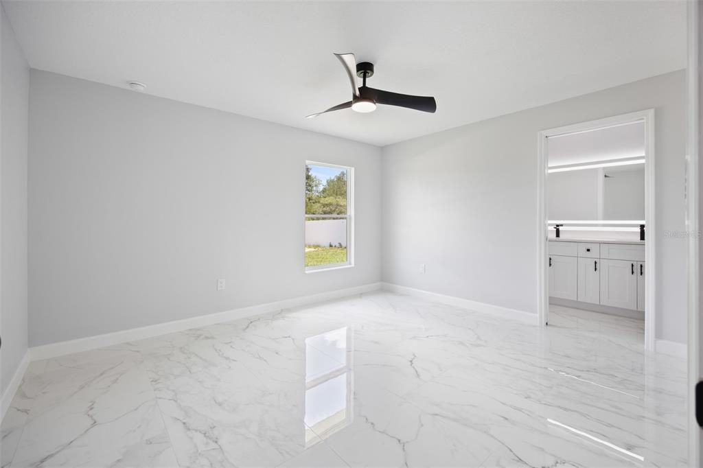 For Sale: $304,999 (3 beds, 2 baths, 1399 Square Feet)