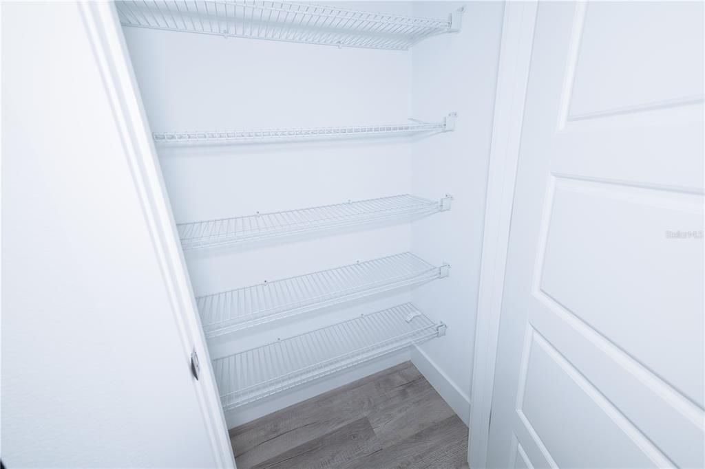 На продажу: $529,000 (6 спален, 0 ванн, 1350 Квадратных фут)