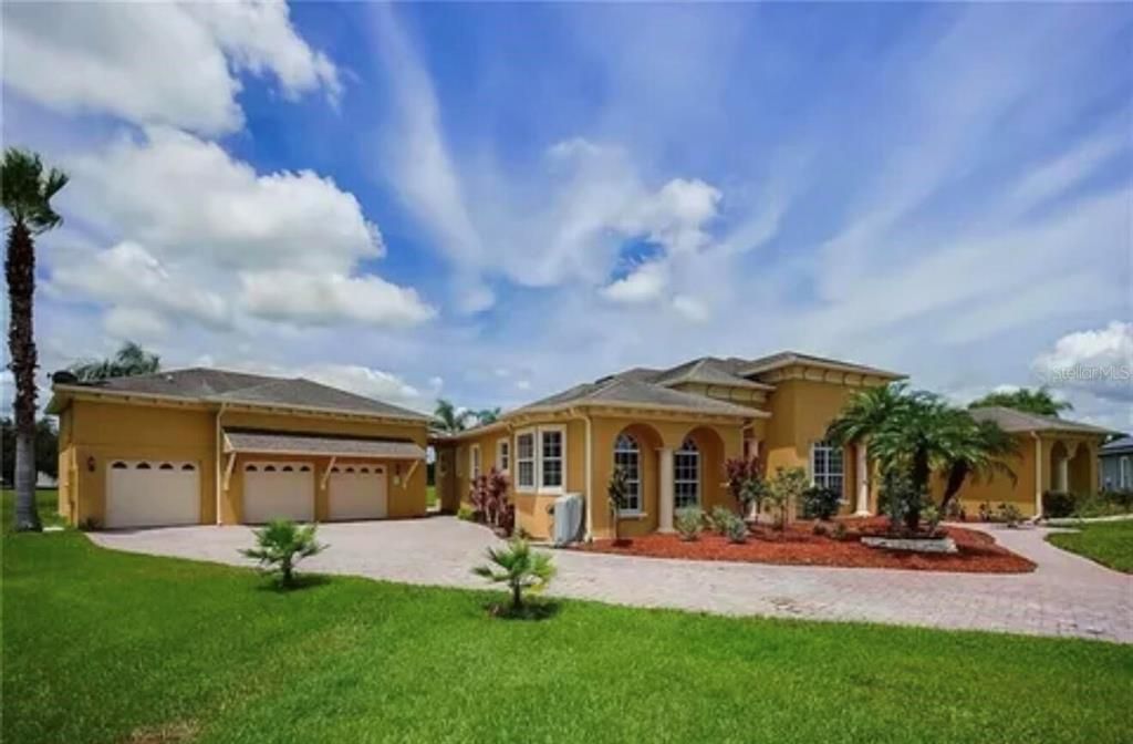 En Venta: $785,000 (5 camas, 4 baños, 4580 Pies cuadrados)