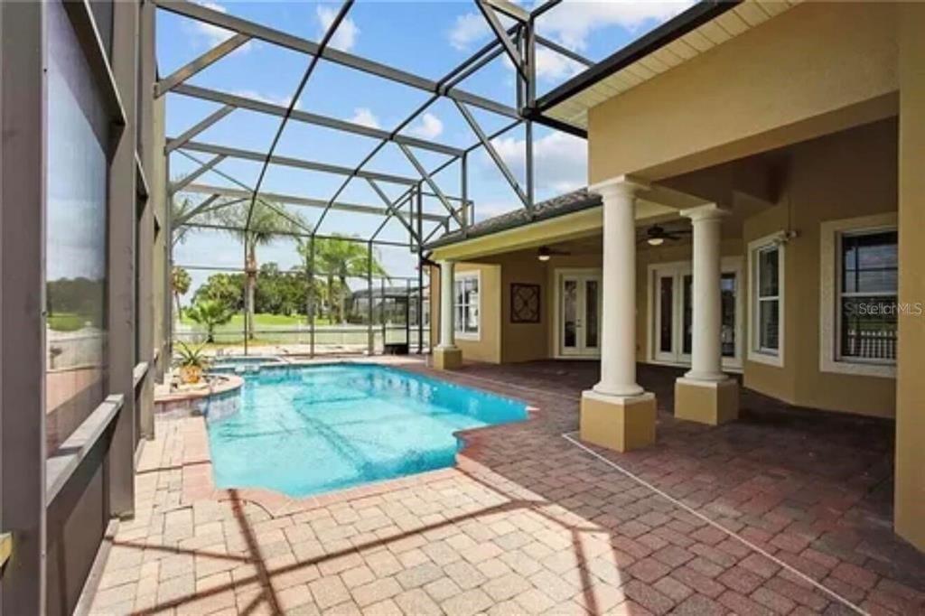 En Venta: $785,000 (5 camas, 4 baños, 4580 Pies cuadrados)