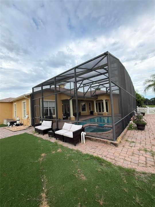 En Venta: $785,000 (5 camas, 4 baños, 4580 Pies cuadrados)