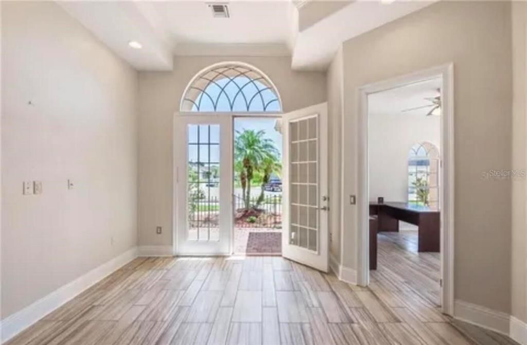 En Venta: $785,000 (5 camas, 4 baños, 4580 Pies cuadrados)